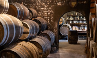 Παγκόσμια πτώση στην κατανάλωση αλκοόλ